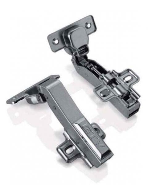 Automatikscharnier 45° mit integrierter Schließtechnik